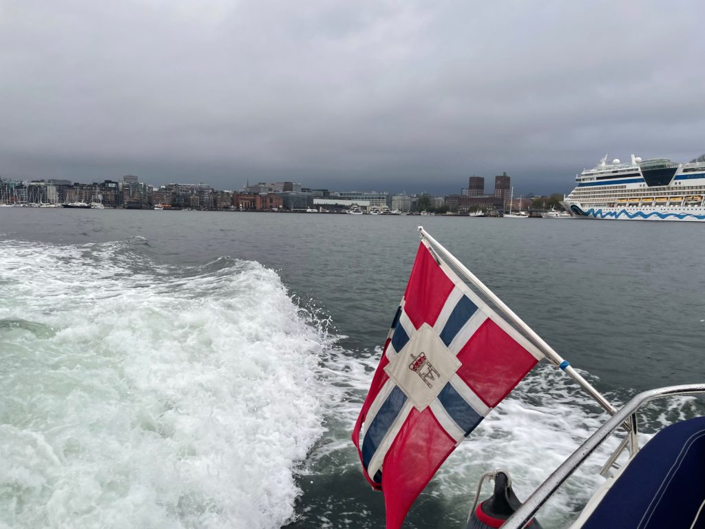 Boat with Norway flag